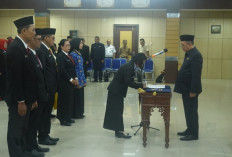 ‎Sekda OKU Timur Lantik dan Ambil Sumpah Pejabat Fungsional, Kepala Sekolah, hingga Kepala UPTD Puskesmas