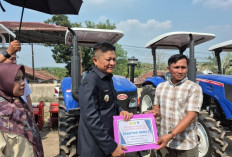 ‎Ratusan Pompa Air Hingga Puluhan Alsintan Dibagikan Pemkab OKU Timur, Hadapi El Nino, Jaga Produksi Pertanian