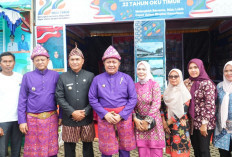 Diserbu Warga! Gubernur Herman Deru Resmi Buka Bazar UMKM HUT OKU Timur ke-22.