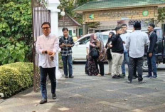 Pelayat Berdatangan ke Rumah Duka, Jenazah Alex Noerdin Diperkirakan Tiba Malam Hari
