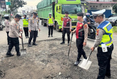 400 Personel Polri Turun ke Jalan di Sumsel, Lubang Jalan Ditambal Serentak Jelang Mudik Lebaran