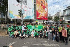 Solidaritas Mitra Grab Palembang Warnai Ramadan Lewat Aksi Berbagi Ratusan Takjil