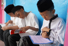 Dukung Pendidikan Inklusif dan Berkelanjutan, PTBA Salurkan Beasiswa Ayo Sekolah