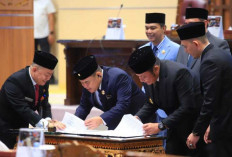 Gubernur Herman Deru dan Ketua DPRD Sumsel Teken Nota Kesepakatan KUA-PPAS APBD 2026