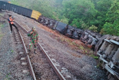 Kecelakaan Dua Kereta Api di Stasiun Talang Baru OKU, Lokomotif Terguling dan Awak Terluka