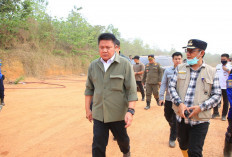 Bara di Bawah Gambut Picu Karhutla Berulang, Herman Deru Perkuat Pemadaman Udara