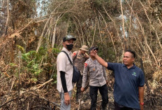 Cegah Karhutla Meluas, Polsek Sungai Rotan Bersama Brimob dan Damkar Padamkan Titik Api di Suka Merindu