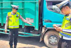 Tabrakan Motor dan Truk di Jalintas Palembang–Indralaya, Satu Pengendara Luka Berat