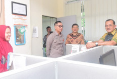 Sekda Sumsel Edward Candra Tinjau Pelayanan Samsat UPTB I Palembang, Pastikan Tetap Optimal di Tengah WFH