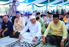 Gubernur Herman Deru Ajak Perkuat Keikhlasan dan Kepedulian Sosial saat Salat Idul Adha 1447 H di Griya Agung