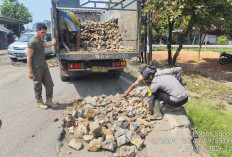 Jalan Sekayu–Lubuklinggau di Sanga Desa Ditimbun, Forkopimcam dan Perusahaan Gotong Royong Perbaiki Titik Berl