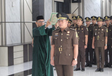 Kajari OKU Lantik Kasi Intelijen Baru dan 17 PNS