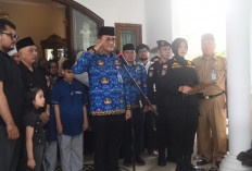 Sekda Edward Candra Lepas Pemakaman Dr. Ekowati Retnaningsih, Birokrat Teladan Pemprov Sumsel