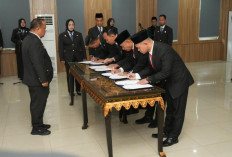Perkuat Profesionalisme Aparatur, Kemenkum Sumsel Lantik PPNS dan Pejabat Non Manajerial