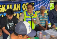 Turun Langsung, Kasat Lantas  Polres OKI Edukasikan Hal Ini kepada Tukang Ojek!