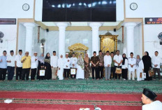 UNSRI Lepas 32 Calon Jemaah Haji, Rektor Taufiq Marwa Beri Pesan Khidmat dan Doa