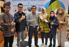 Tenun Tuan: Dari Warisan Keluarga Menuju Asa Pelestarian Budaya Palembang