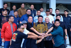 Herman Deru Suport  Manajemen dan Suporter Demi Kebangkitan Sriwijaya FC Dari Zona Degradasi