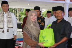 Bupati Berbuka Puasa Bersama Petugas Kebersihan