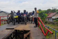Herman Deru Tinjau Jembatan Besi Ketapang 2, Warga Minta Diganti Jembatan Beton