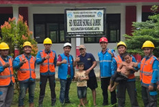 PLN Hadirkan Terang untuk Pendidikan Pelosok, SD Negeri Sungai Jambu Kini Nikmati Listrik Tenaga Surya