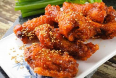 Ayam Goreng Pedas Melanda : Gerai Kuliner Ramai Diserbu Pecinta Makanan Pedas di Berbagai Daerah