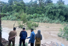 Rumah Sutrisno Sebagian Ambruk Tergerus Sungai Enim Minta Dibuatkan Talud Tidak Kunjung Terealisasi