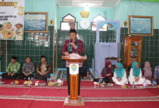 Edison Beri Santunan kepada Guru Ngaji