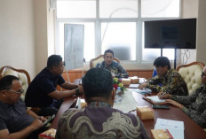 Jaga Kekhusyukan Ibadah, PKL Masjid Agung Palembang Bakal Dipindah ke Luar Area