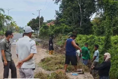 Respon Cepat Keluhan Banjir di Tebing Tanah Puteh, Wako Turunkan Tim Bersihkan Drainase dan Gorong-Gorong