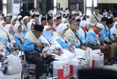 Sekda Edward Candra Pastikan Pelayanan Maksimal, Dampingi Menteri Haji Tinjau Jamaah Kloter PLM 10