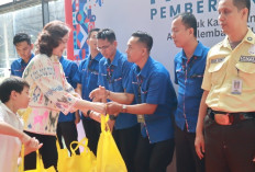 Gunawati Kokoh Thamrin Memberikan Paket Sembako untuk Karyawan di Momen HUT Thamrin Group ke - 57