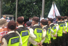 Tuntut Hilangkan Bau Tak Sedap, Debu Serbuk Kayu, dan Dana CSR, Warga Ogan Ilir Geruduk PT SPF