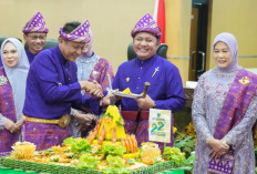 Hadiri Paripurna HUT ke-22 OKU Timur, Herman Deru :  Kunci Majunya Daerah Adalah Kekompakan dan Tingginya Etos