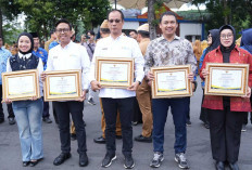 Pusri Terima Penghargaan Pembinaan Sekolah Adiwiyata 2026 dari Wali Kota Palembang