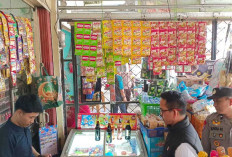 Ratusan Botol Miras Disita Polisi Dari Toko Kelontongan di Baturaja