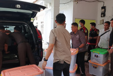 ‎Kantor KPU OKUT Digeledah Kejaksaan, Ratusan Dokumen dan Empat Alat Elektronik Disita