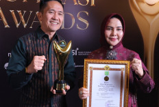 Komitmen Majukan Koperasi, Wali Kota Palembang Ratu Dewa Terima Penghargaan Bakti Koperasi Nayaka Mahambara