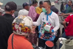 Cegah Dampak Kabut Asap Karhutla, Diskominfo Sumsel Bagikan Masker dan Vitamin kepada Warga