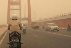 Kabut Asap di Palembang, Astra Motor Imbau Pengendara Nyalakan Lampu dan Jaga Jarak Aman