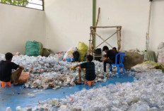 UNSRI Perkuat Program 3R, Pabrik Pengolahan Sampah Plastik Kini Beroperasi Penuh di Kampus Indralaya