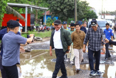 Gubernur Herman Deru Pastikan Perbaikan Jalan Musi Banyuasin–Muara Beliti Dimulai 2026.